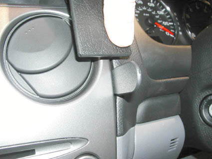 Brodit ProClip 653091 voor Mazda 6 2002-2007 - detail van dashboardmontage