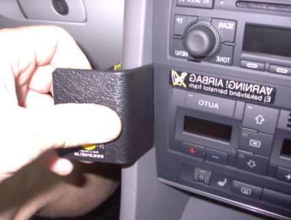 Brodit ProClip 653092 voor Audi S4 Cabriolet 2002-2007 en Audi A4 Cabriolet 2002-2007 - ProClip geplaatst in het voertuig