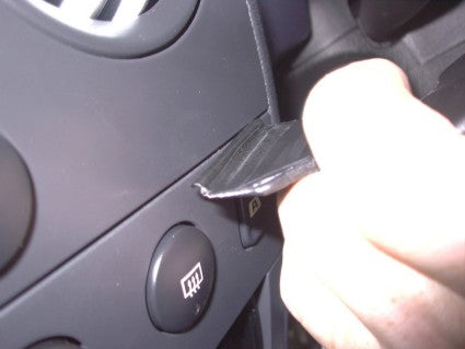 Brodit ProClip 653143 voor Citroen Berlingo II 2003-2008 en Peugeot Partner 2003-2008 - montagepositie op dashboard