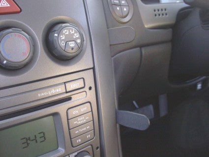 Brodit ProClip 653156 voor Holden Executive 2003-2007, Holden Commodore VY 2002-2007 en Holden Calais 2003-2006 - montagepositie op dashboard