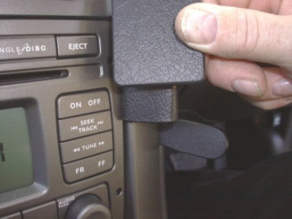 Brodit ProClip 653156 voor Holden Executive 2003-2007, Holden Commodore VY 2002-2007 en Holden Calais 2003-2006 - ProClip geplaatst in het voertuig