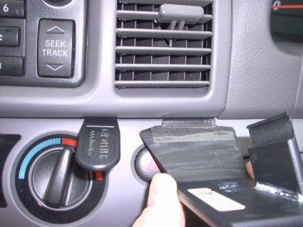 Brodit ProClip 653170 voor Toyota Camry 2002-2006 - montagepositie op dashboard