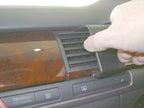 Brodit ProClip 653196 voor Audi S8 2003-2010 en Audi A8 2003-2010 - montagepositie op dashboard