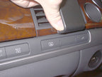 Brodit ProClip 653196 voor Audi S8 2003-2010 en Audi A8 2003-2010 - detail van dashboardmontage