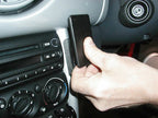 Brodit ProClip 653245 voor Mini Cooper Convertible 2001-2007 en Mini Cooper 2001-2006 - detail van dashboardmontage