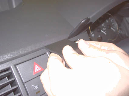 Brodit ProClip 653261 voor Opel Meriva 2003-2010 en Vauxhall Meriva 2003-2010 - detail van dashboardmontage