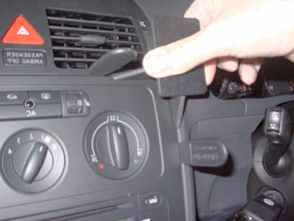 Brodit ProClip 653267 voor Volkswagen Touran 2003-2015 - ProClip geplaatst in het voertuig