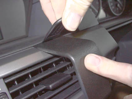 Brodit ProClip 653281 voor BMW 5-series M5 E60, E61 2004-2010 - detail van dashboardmontage