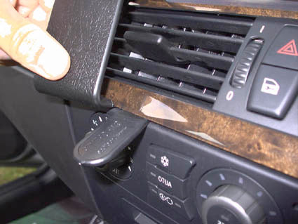 Brodit ProClip 653282 voor BMW 5-series M5 E60, E61 2004-2010 - detail van dashboardmontage