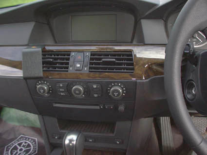 Brodit ProClip 653282 voor BMW 5-series M5 E60, E61 2004-2010 - installatiepositie
