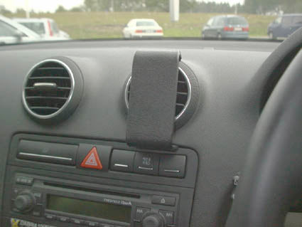Brodit ProClip 653296 voor Audi S3 2003-2006 en Audi A3 2003-2006 - installatiepositie