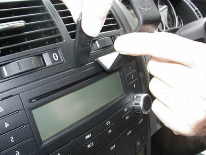 Brodit ProClip 653298 voor Volkswagen Touareg 2003-2009 - montagepositie op dashboard