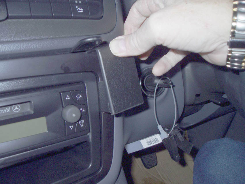 Brodit ProClip 653365 voor Mercedes Benz Vito 2004-2006, Mercedes Benz Viano 2004-2006 en Mercedes Benz V-Class 2004-2006 - ProClip geplaatst in het voertuig