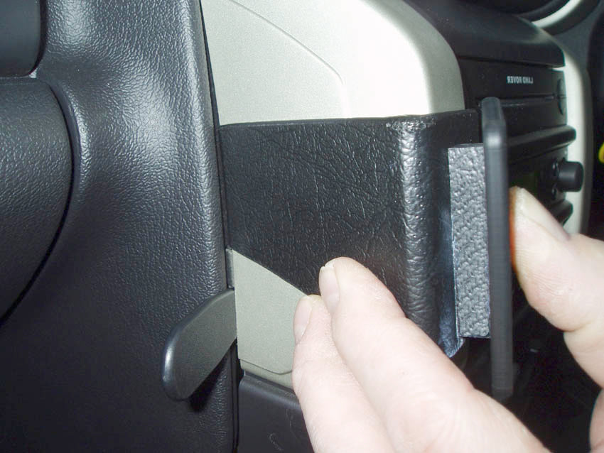 Brodit ProClip 653373 voor Land Rover Freelander 2004-2006 - detail van dashboardmontage