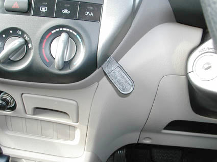 Brodit ProClip 653377 voor Toyota RAV 4 2004-2005 - montagepositie op dashboard