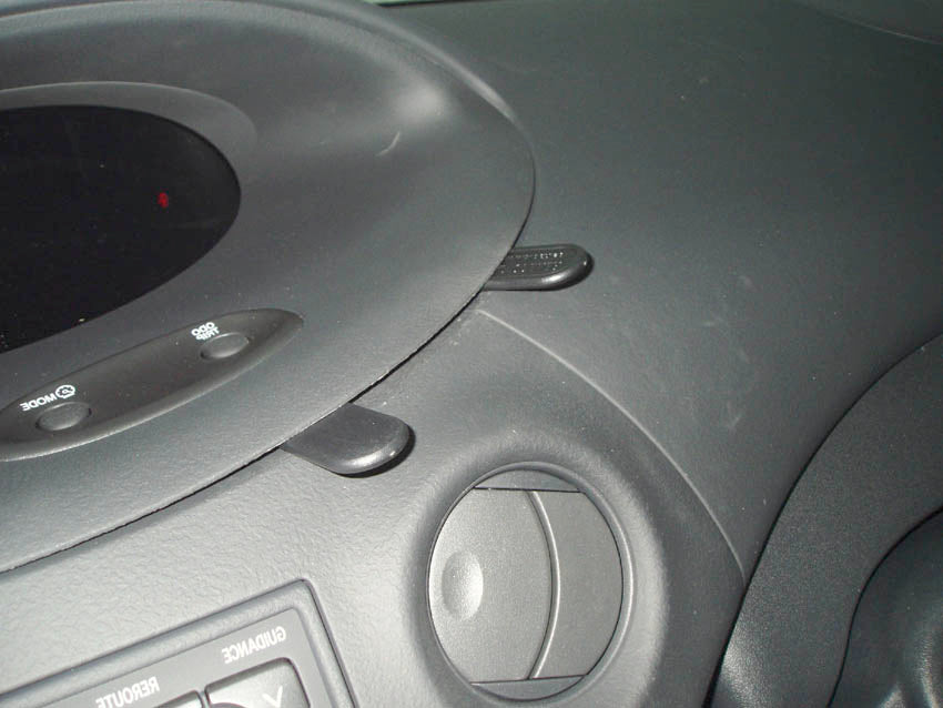 Brodit ProClip 653381 voor Toyota Yaris 2003-2005 - montagepositie op dashboard