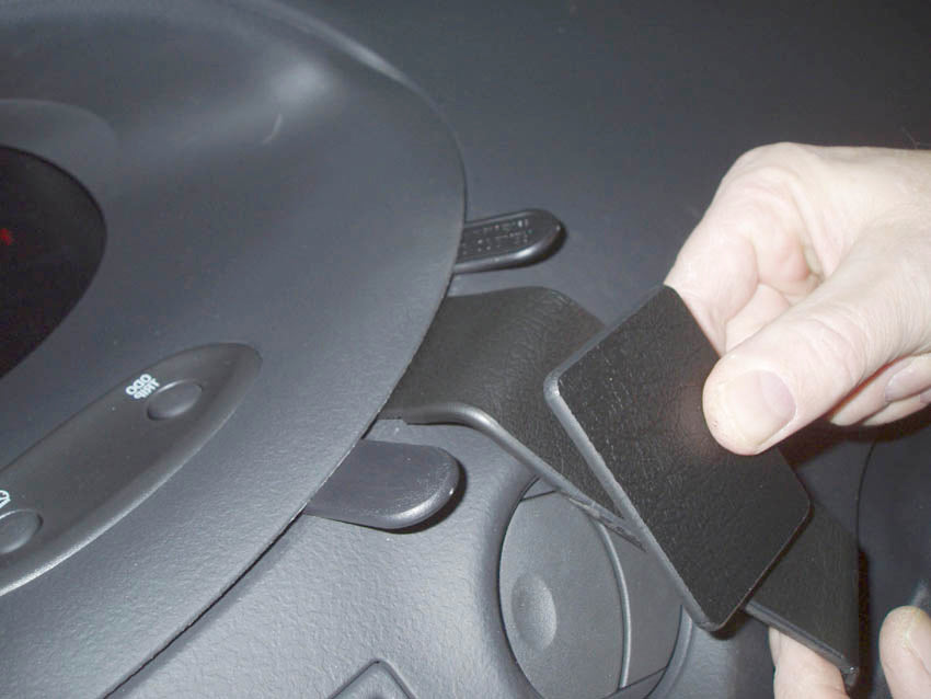 Brodit ProClip 653381 voor Toyota Yaris 2003-2005 - ProClip geplaatst in het voertuig