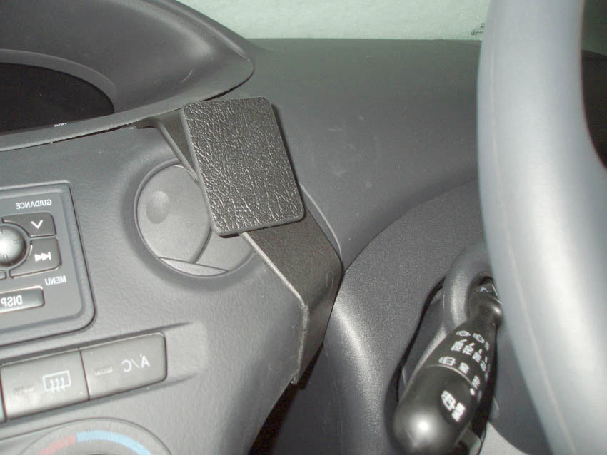Brodit ProClip 653381 voor Toyota Yaris 2003-2005 - installatiepositie