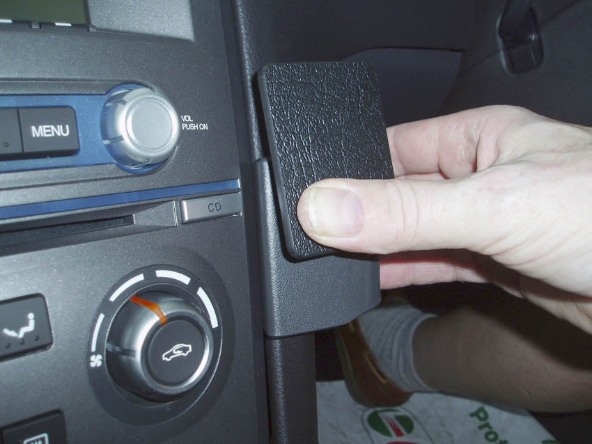 Brodit ProClip 653393 voor Ford Falcon 2003-2009 - montagepositie op dashboard