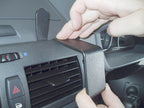 Brodit ProClip 653407 voor BMW X3 2004-2010 - montagepositie op dashboard