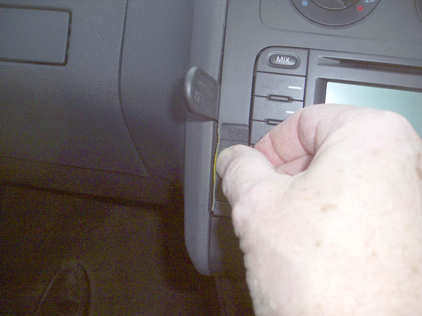 Brodit ProClip 653417 voor Volkswagen Touran 2003-2015 - montagepositie op dashboard