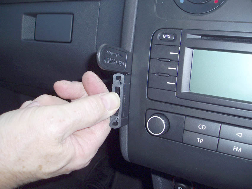 Brodit ProClip 653417 voor Volkswagen Touran 2003-2015 - ProClip geplaatst in het voertuig