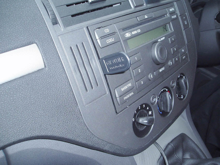 Brodit ProClip 653420 voor Ford C-Max 2004-2010 - montagepositie op dashboard