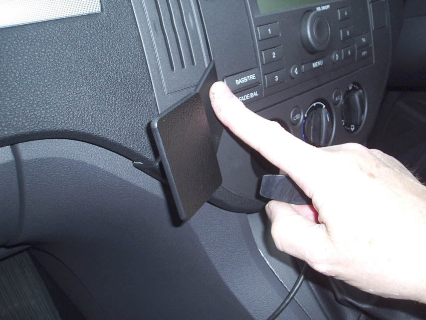 Brodit ProClip 653420 voor Ford C-Max 2004-2010 - detail van dashboardmontage