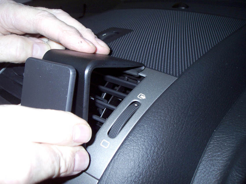 Brodit ProClip 653431 voor Peugeot 407 2004-2010 - montagepositie op dashboard