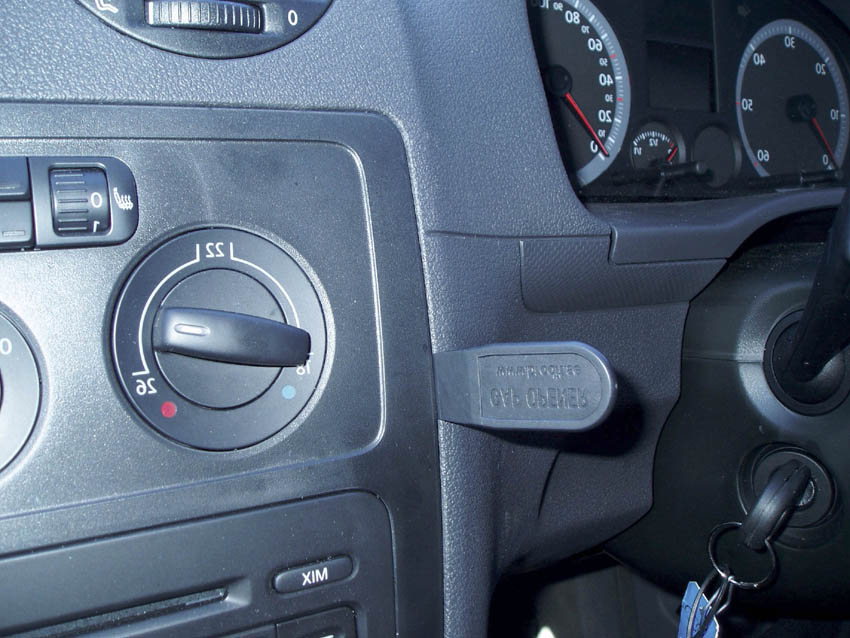 Brodit ProClip 653435 voor Volkswagen Caddy 2004-2015 - montagepositie op dashboard