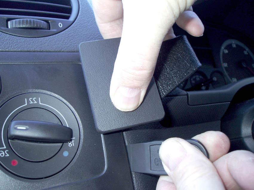 Brodit ProClip 653435 voor Volkswagen Caddy 2004-2015 - ProClip geplaatst in het voertuig
