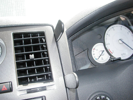 Brodit ProClip 653456 voor Chrysler 300C 2005-2010 - montagepositie op dashboard