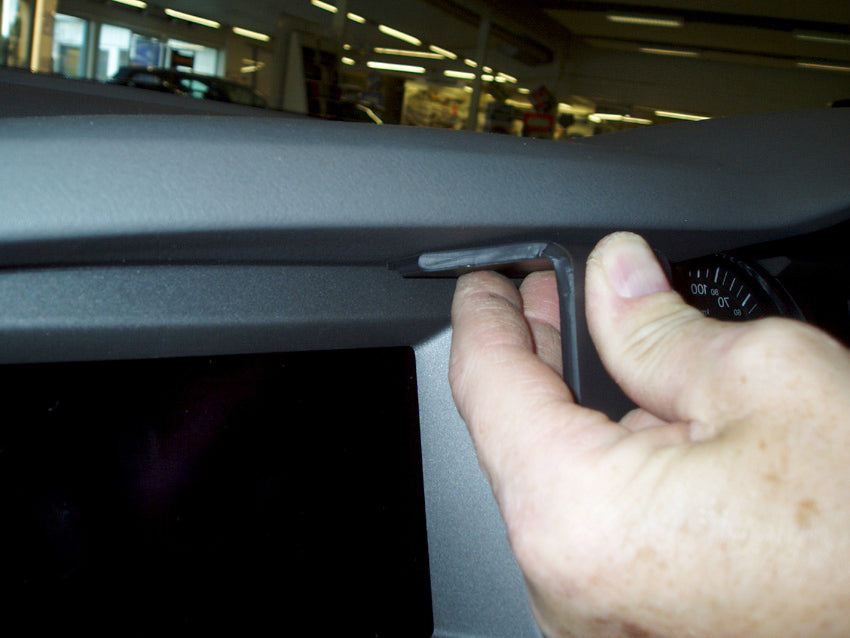 Brodit ProClip 653483 voor Audi S6 2004-2009 en Audi A6 2004-2009 - ProClip geplaatst in het voertuig