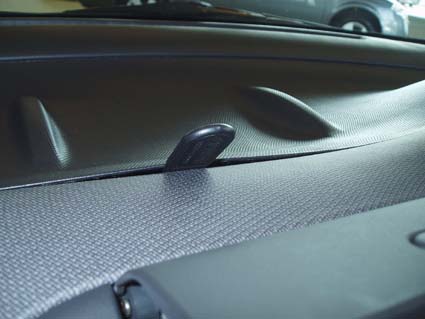 Brodit ProClip 653498 voor Nissan Micra 2003-2010 - montagepositie op dashboard