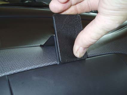 Brodit ProClip 653498 voor Nissan Micra 2003-2010 - detail van dashboardmontage