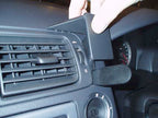 Brodit ProClip 653500 voor Volvo V50 2004-2012, Volvo S40 2004-2012 e.a. - montagepositie op dashboard