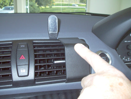 Brodit ProClip 653523 voor BMW 1-series E81, E82, E87, E88 2005-2011 - ProClip geplaatst in het voertuig
