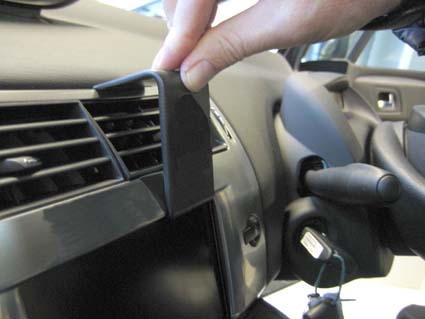 Brodit ProClip 653534 voor Citroen C4 2005-2010 - detail van dashboardmontage
