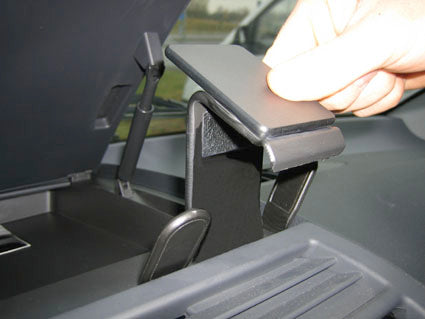 Brodit ProClip 653569 voor Mercedes Benz Vito 2004-2014, Mercedes Benz Viano 2004-2014 en Mercedes Benz V-Class 2004-2014 - ProClip geplaatst in het voertuig