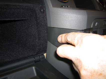 Brodit ProClip 653573 voor Land Rover LR3 2005-2009 en Land Rover Discovery 3 2005-2009 - detail van dashboardmontage