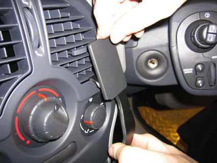 Brodit ProClip 653574 voor Renault Modus 2005-2013 en Renault Grand Modus 2005-2012 - ProClip geplaatst in het voertuig