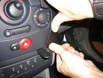 Brodit ProClip 653574 voor Renault Modus 2005-2013 en Renault Grand Modus 2005-2012 - detail van dashboardmontage