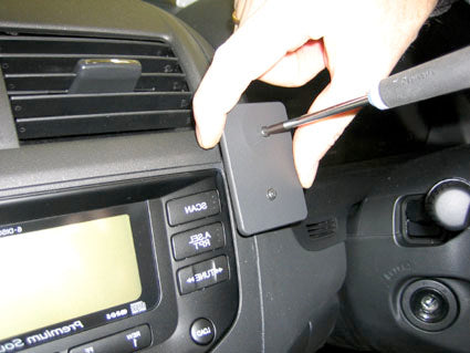 Brodit ProClip 653581 voor Honda Accord 2003-2007 - detail van dashboardmontage