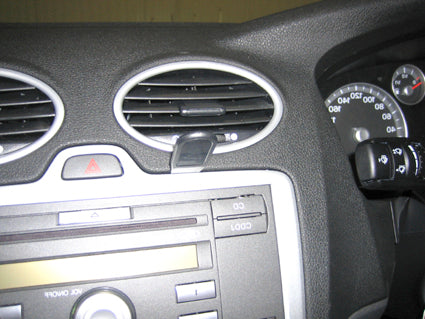 Brodit ProClip 653584 voor Ford Focus 2005-2010 - montagepositie op dashboard