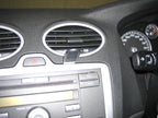 Brodit ProClip 653584 voor Ford Focus 2005-2010 - montagepositie op dashboard