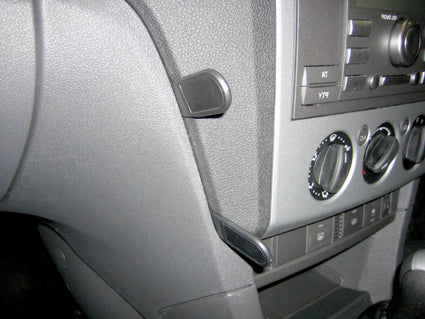 Brodit ProClip 653585 voor Ford Focus 2005-2010 - montagepositie op dashboard