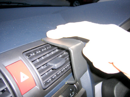 Brodit ProClip 653590 voor Kia Picanto 2005-2011 - detail van dashboardmontage