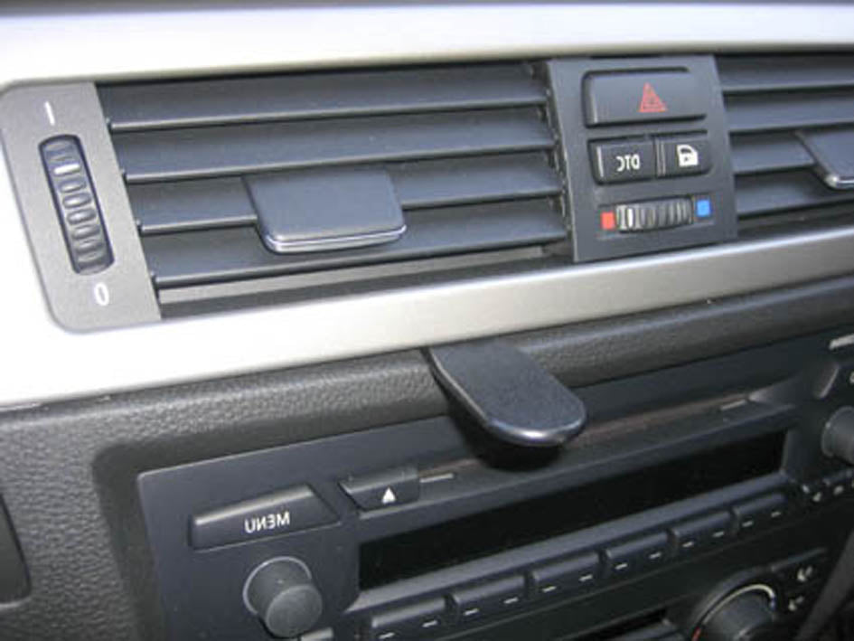 Brodit ProClip 653599 voor BMW 3-series E90, E91, E92, E93 2005-2012 - montagepositie op dashboard