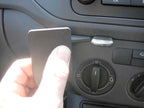 Brodit ProClip 653610 voor Volkswagen Tiguan 2008-2009 en Volkswagen Golf Plus 2005-2009 - detail van dashboardmontage