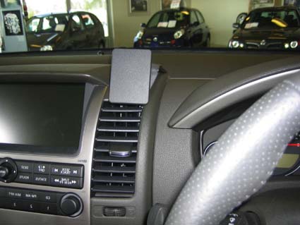 Brodit ProClip 653613 voor Nissan Pathfinder 2005-2010, Nissan Navara 2006-2010 en Nissan King Cab 2007-2010 - installatiepositie